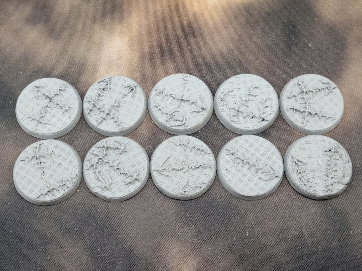 Chaos Diamond Plate - Round Bases