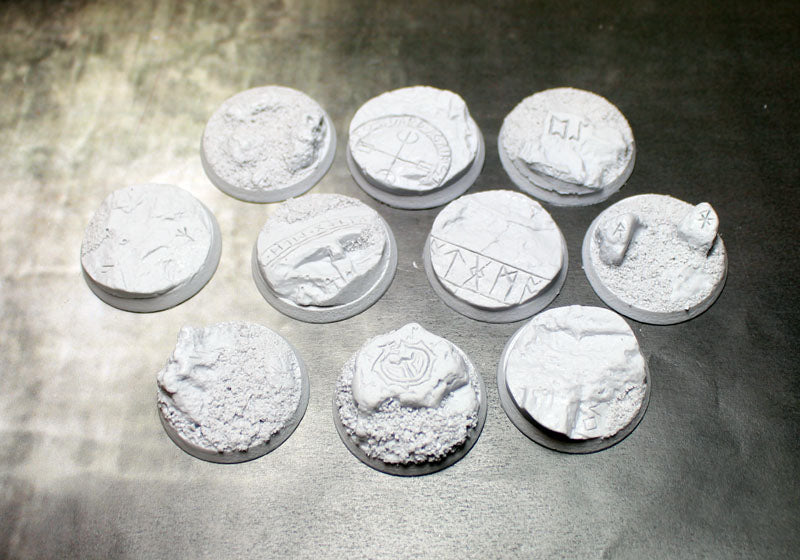 Runic Mountain - Round Bases